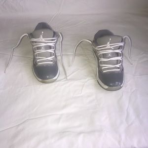 Jordan 11 retro low top cool grey